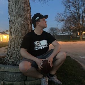 Meet your Posher, Max